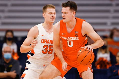 Syracuse Orange tip off season at home against the New Hampshire Wildcats